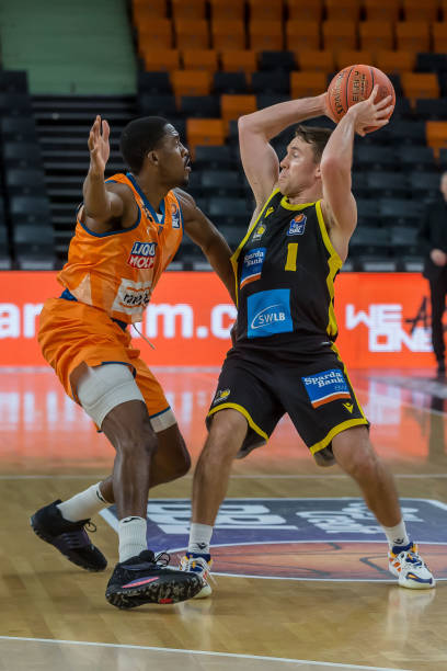 严密防守 严密防守