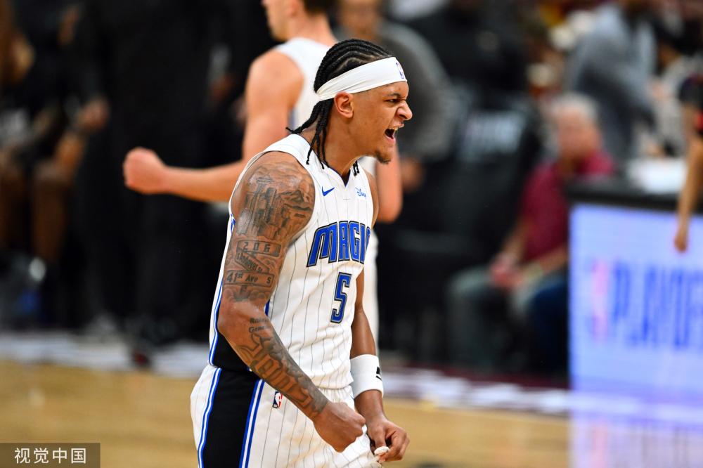 而伊朗与日 而伊朗与日