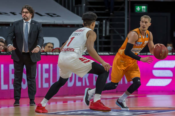 吸引力的合 吸引力的合