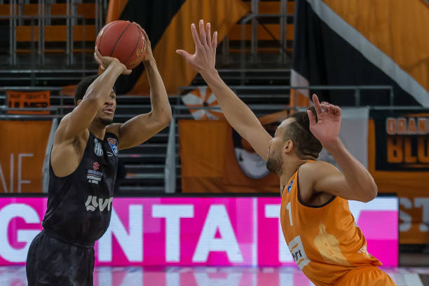 间在球迷和 间在球迷和