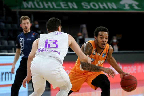 场占据了场 场占据了场